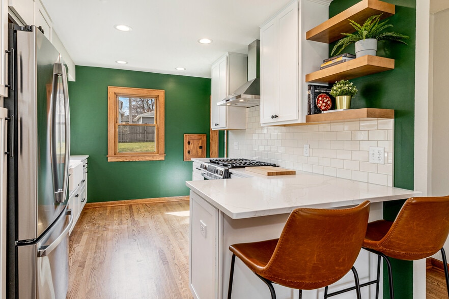 Building Photo - 7639 W Lorraine Pl