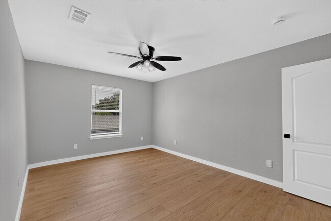 Building Photo - 1410 Thistle Cir