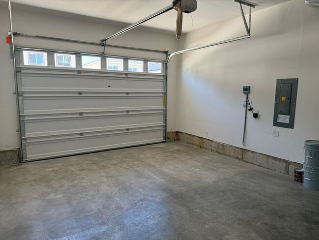 Building Photo - 9702 NE 29th Ave