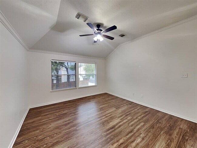 Building Photo - 21027 Deauville Dr