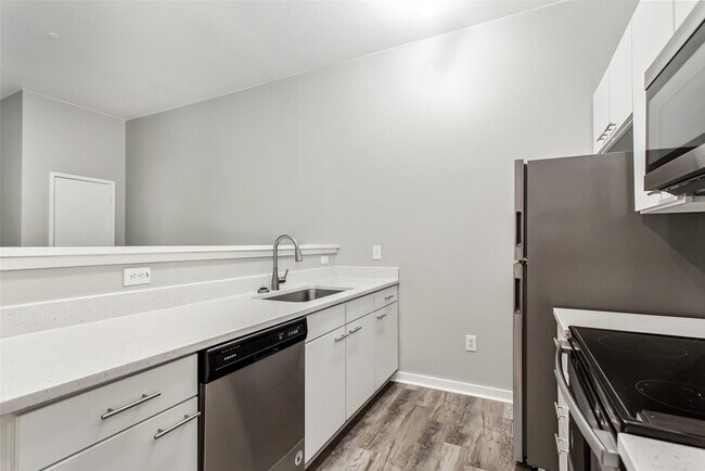 Building Photo - 3015 Bryan St