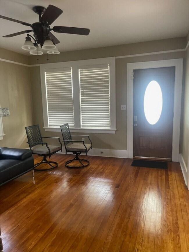 Building Photo - Charming 3BR+ Bonus room House in Savannah