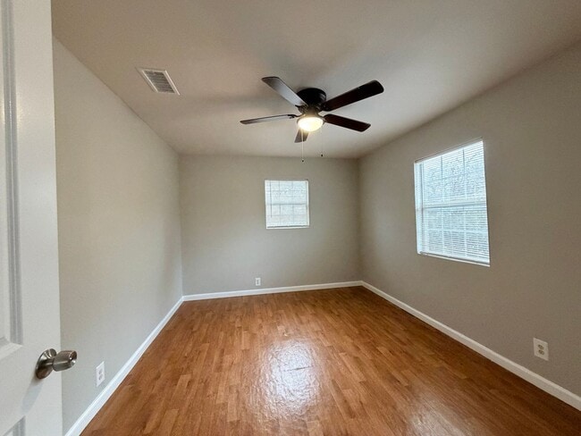 Building Photo - Charming 2-Bedroom Property in Fort Worth!