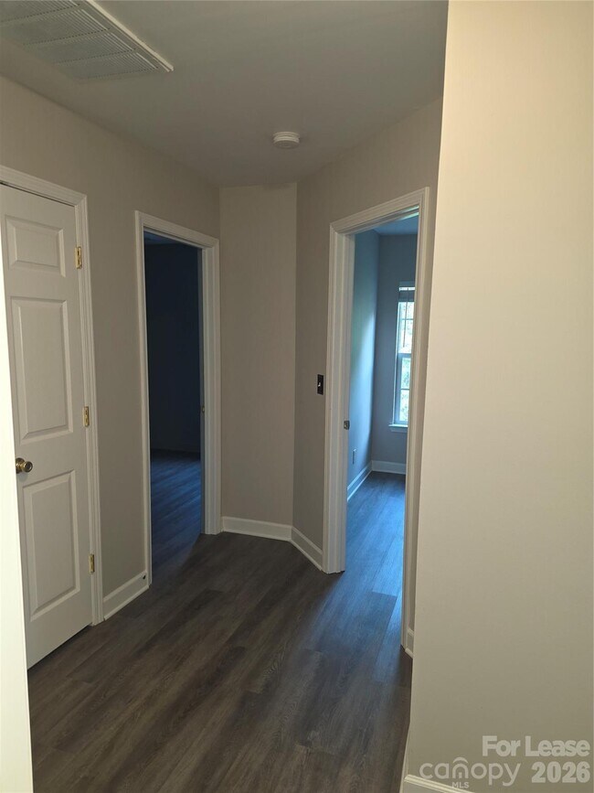 Building Photo - 935 Woodington Ln