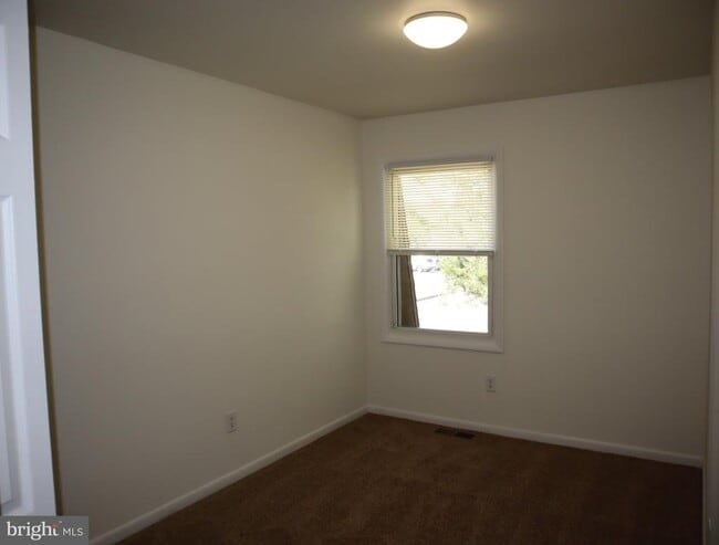 Building Photo - 1007 Kent Ave