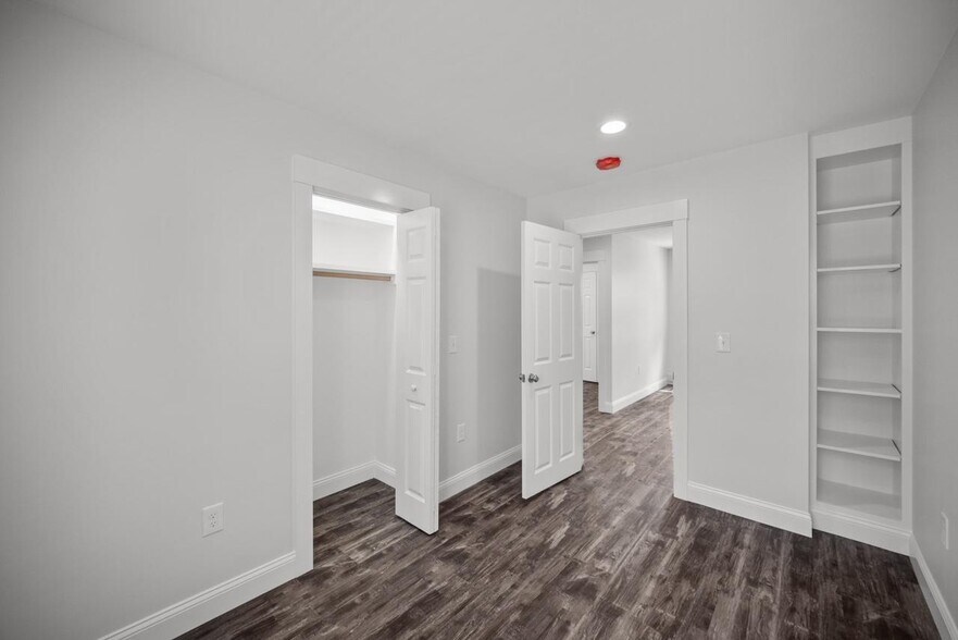Building Photo - 5 Goulart Ave