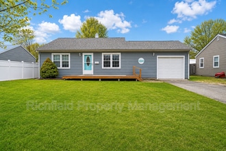 Building Photo - 1260 Lincoln Dr