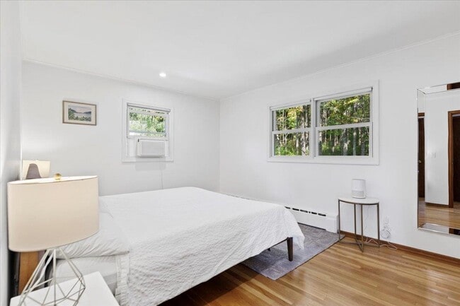 Building Photo - 275 Hillvale Rd