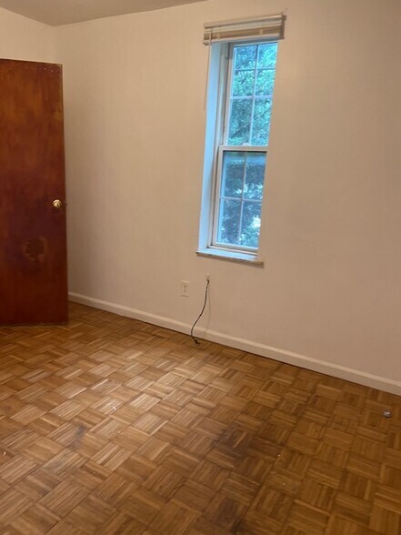 Building Photo - 2855 Winton St