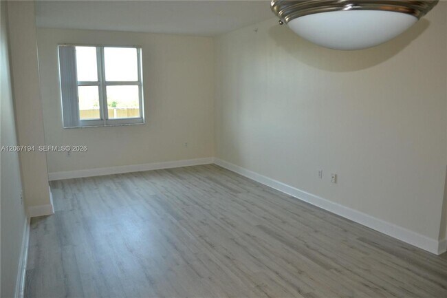 Building Photo - 50 Menores Ave
