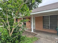 Building Photo - 609 Sunset Ln