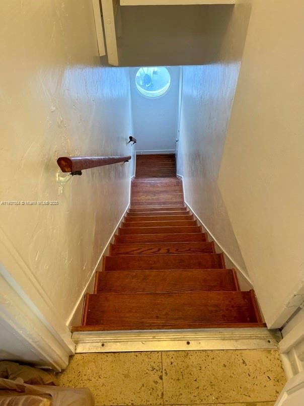 Building Photo - 750 Española Wy