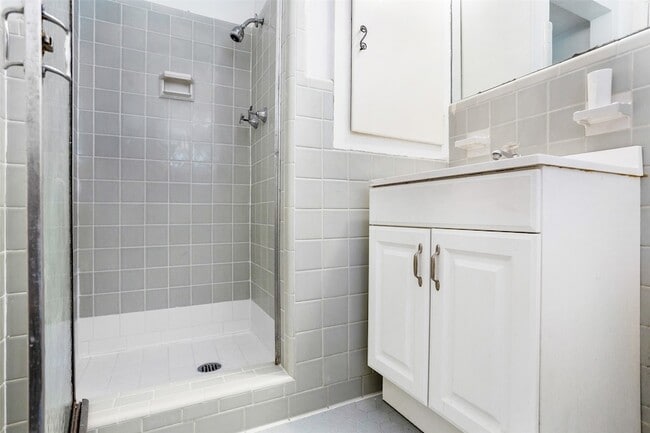 Building Photo - 2625 San Medina Ave