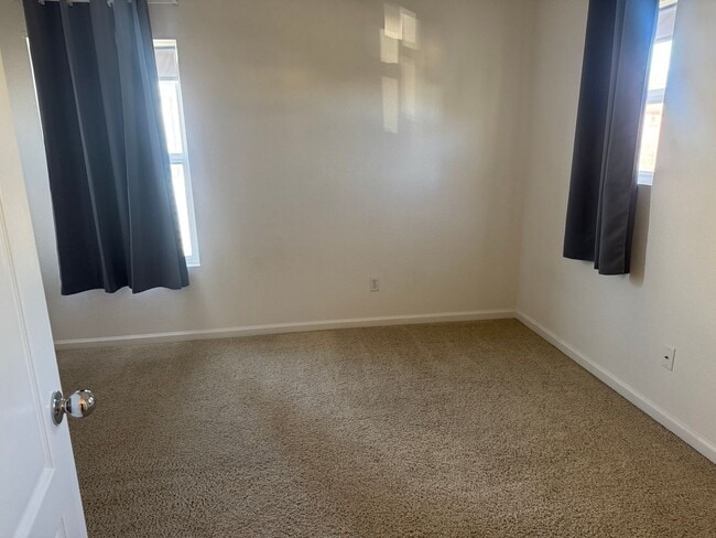 Building Photo - 2519 Withrow Ln