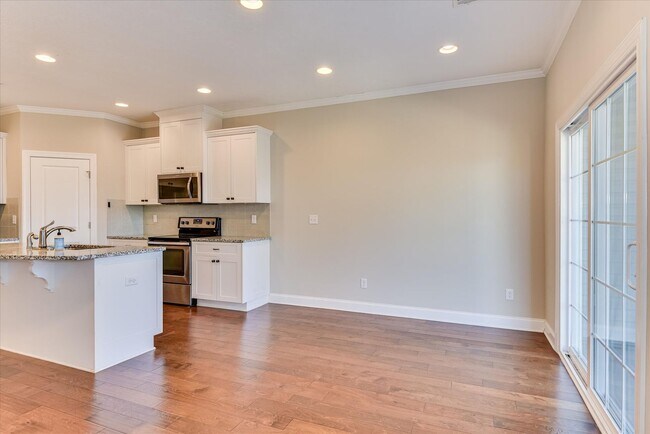 Building Photo - 3 Bedroom 2.5 Bath in Canterbury Farms!