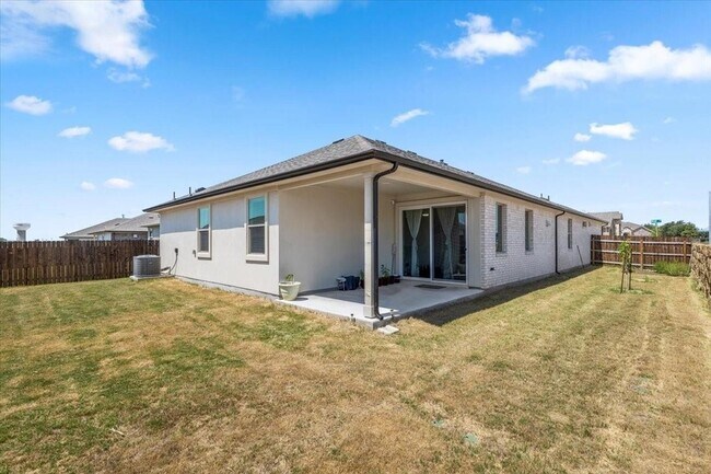Building Photo - 18017 Nepi Dr