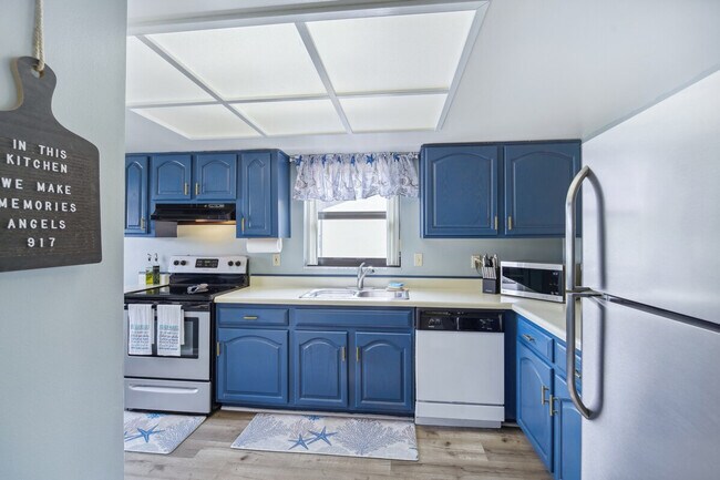 Building Photo - 5640 N Banana River Blvd