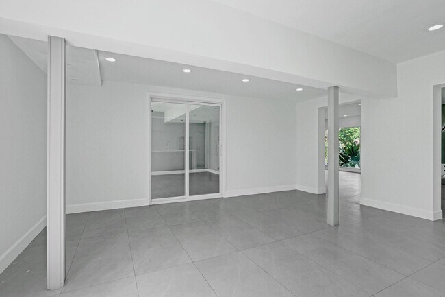 Building Photo - 6700 E Tropical Way