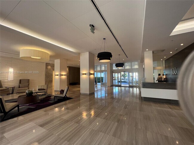 Building Photo - 100 Bayview Dr