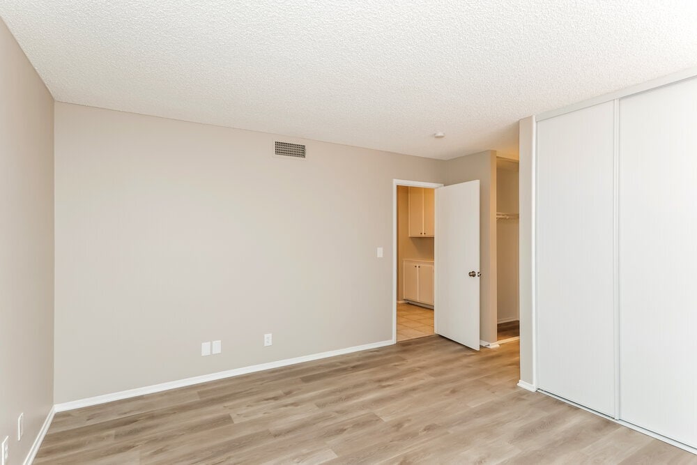 Building Photo - 4259 Hebron Dr