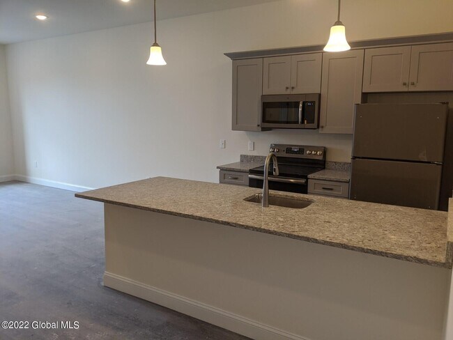 Building Photo - 12 White St