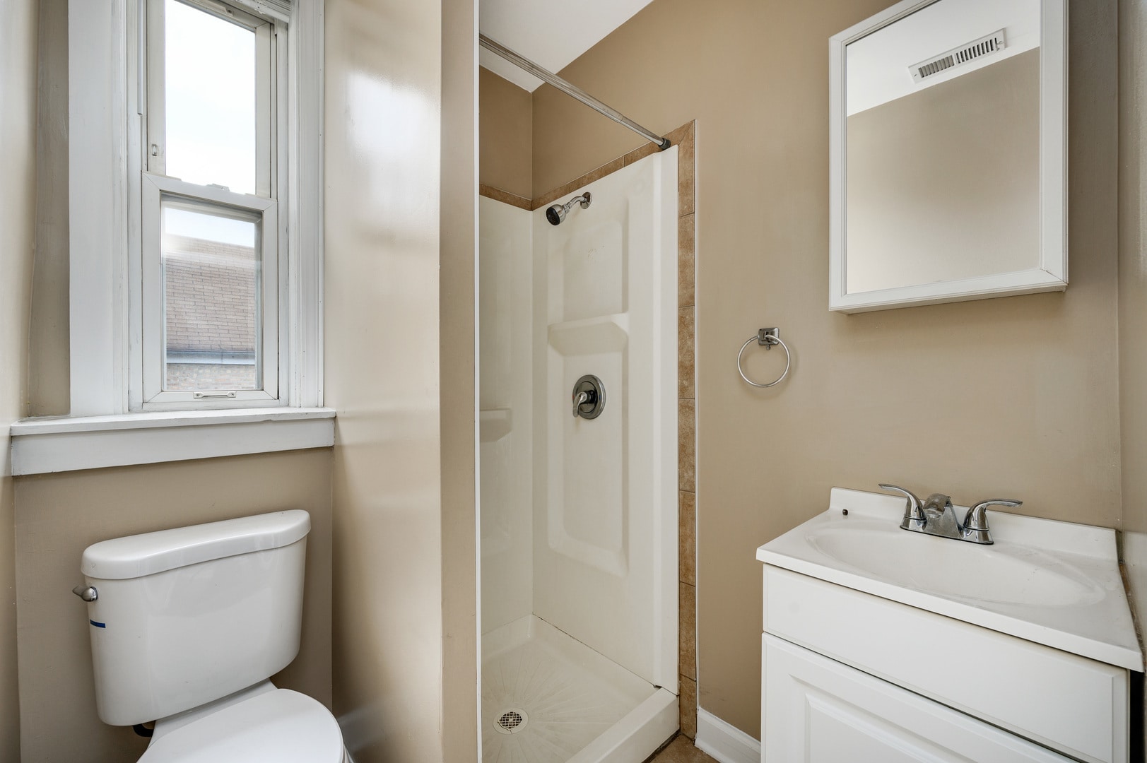 Building Photo - 1015 W 31st Pl