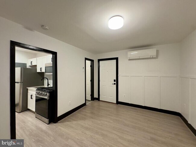 Building Photo - 816 Park Ave