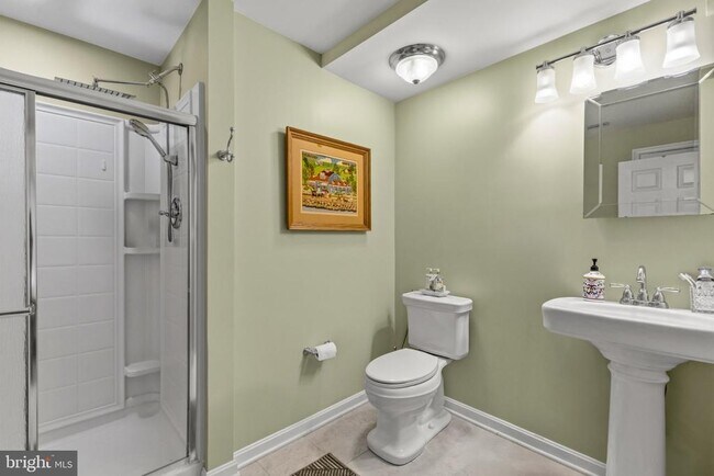 Building Photo - 8715 Shadowlake Way