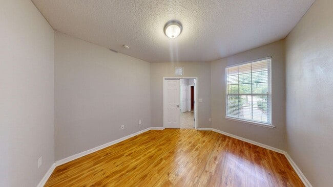 Building Photo - Spacious 2Bed/ 2Bath Condo With Office and 1-Car Garage - Bartram Park - Available NOW!