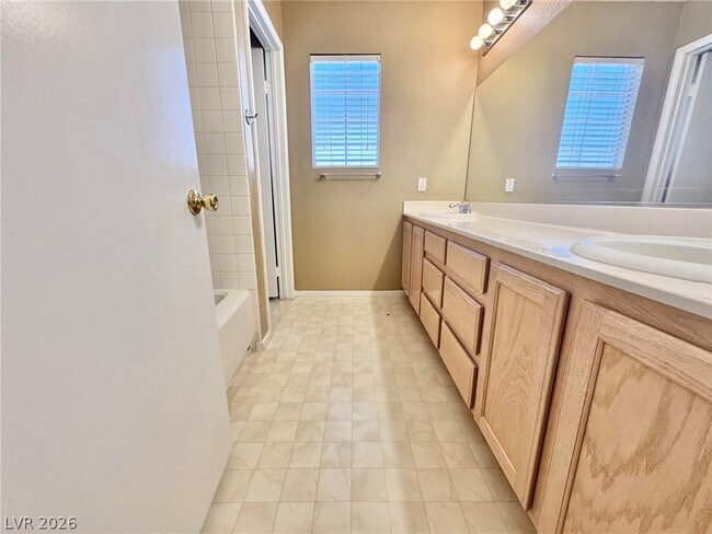 Building Photo - 8233 Cactus Canyon Ct