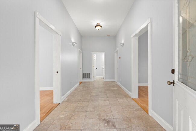 Building Photo - 235 Jenkins Rd