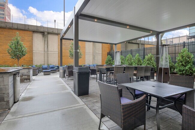 Building Photo - 3950 N Lake Shore Dr