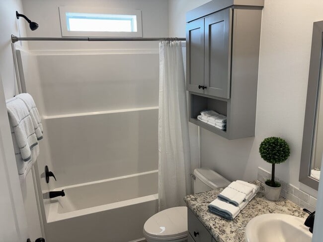Building Photo - 5646 Blue Harbor Dr