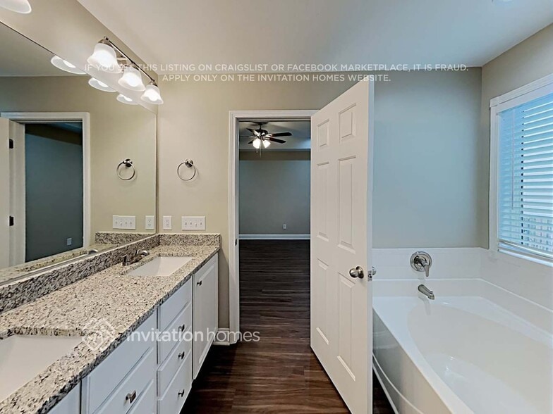Building Photo - 508 Riverglen Dr NW