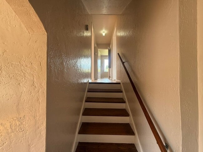 Building Photo - 3-Bedroom Single Family Home in Richmond Annex / El Cerrito Area