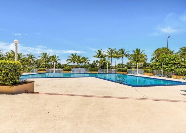 Building Photo - 14415 N Kendall Dr