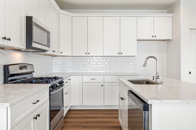 Building Photo - 1030 S Underwood Pl