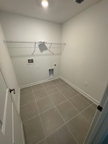 Building Photo - 11867 Boldface Dr