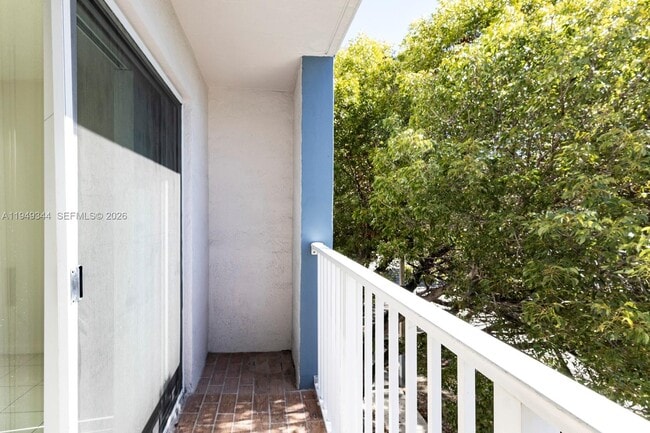 Building Photo - 2660 SW 37th Ave