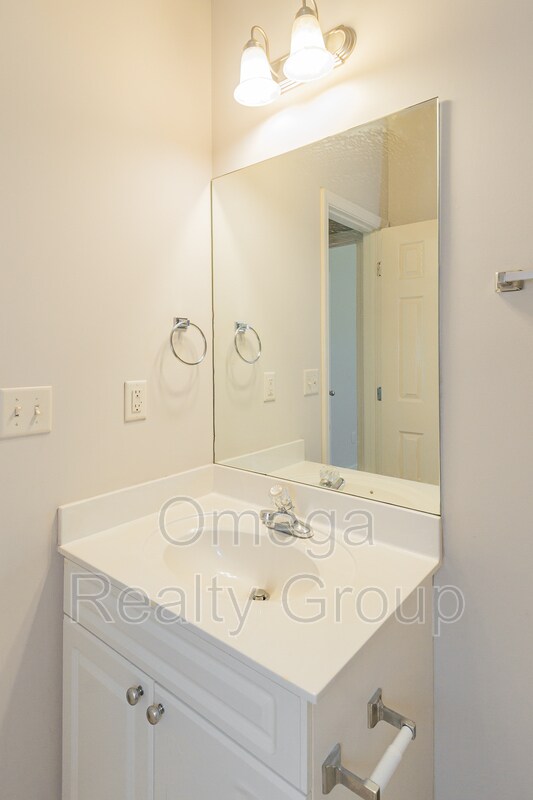 Building Photo - 1020 Washington Dr