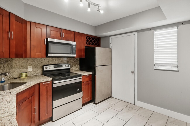Building Photo - 6301 N Falls Cir Dr