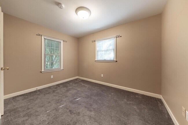 Building Photo - 1688 Northlawn Blvd