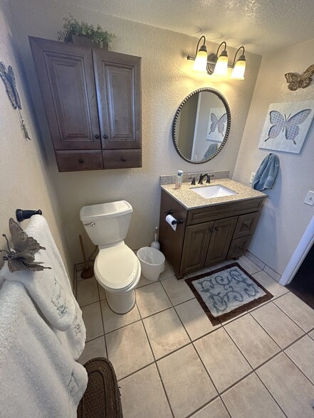 Master Bathroom - 1788 Bahama Ave