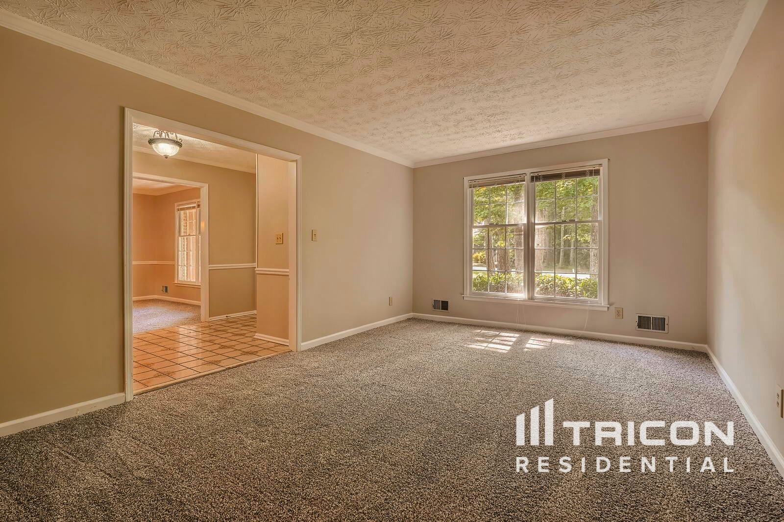 Building Photo - 305 Woodsong Dr