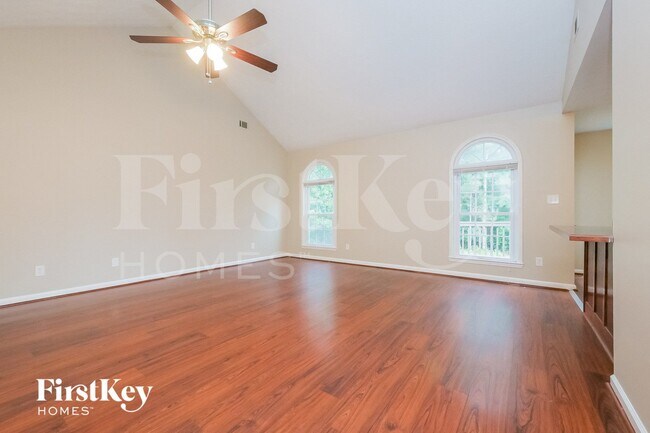 Building Photo - 161 Solomon Dr