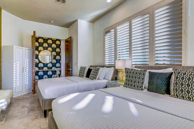 Building Photo - 41370 Sparkey Way