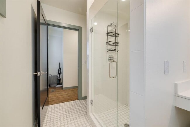 Building Photo - 207 NW 23rd St