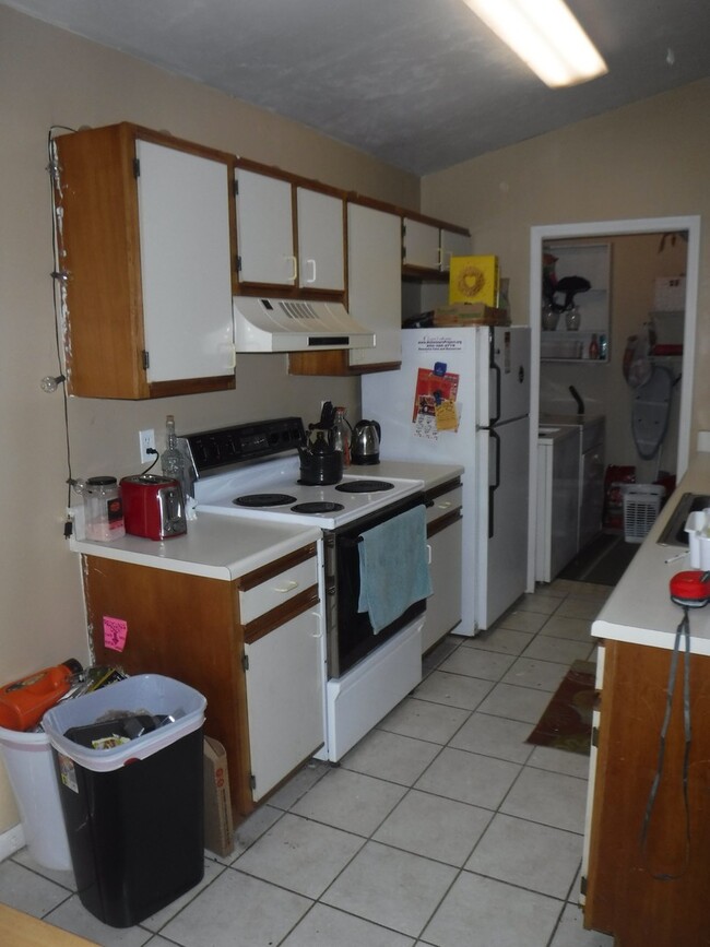 Building Photo - 2 BR / 2 BA Single Family Home in Renegade...