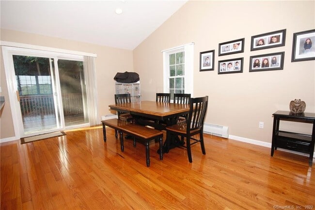 Building Photo - 9 Ledgewood Ct