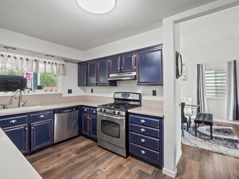 Building Photo - 2833 Springfield Pl